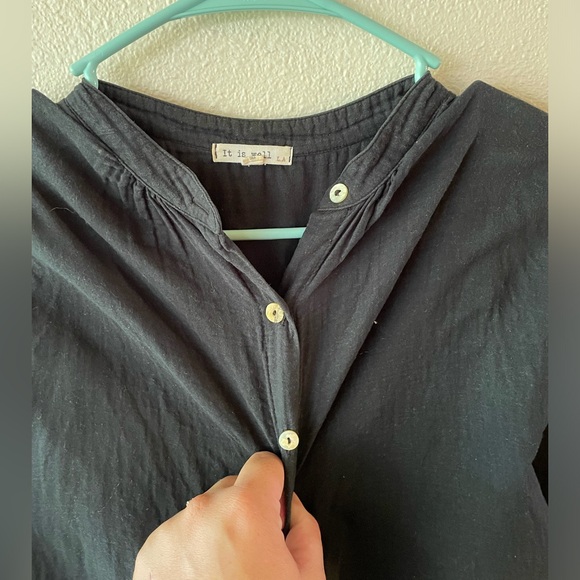 It is well black button down shirt, size medium - Picture 5 of 8